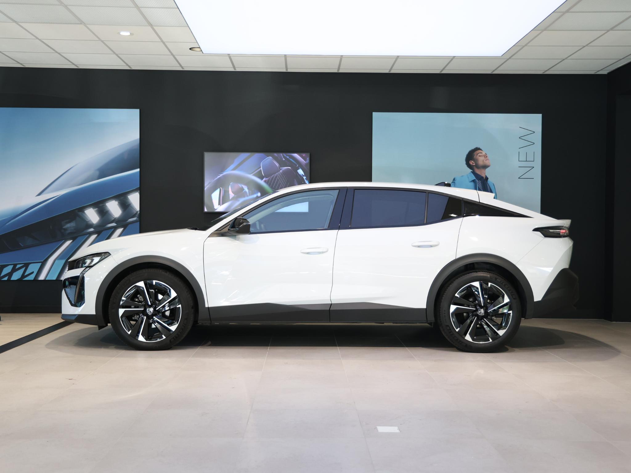 Peugeot 408 Allure Hybrid 145 pk Automaat - Afbeelding 2