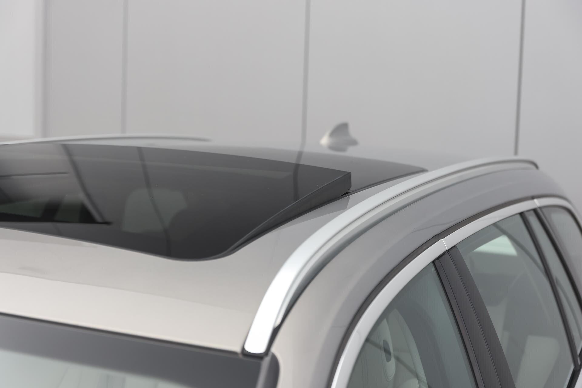 BMW 3 Serie Touring 330e High Executive Luxury Line Automaat - Afbeelding 4