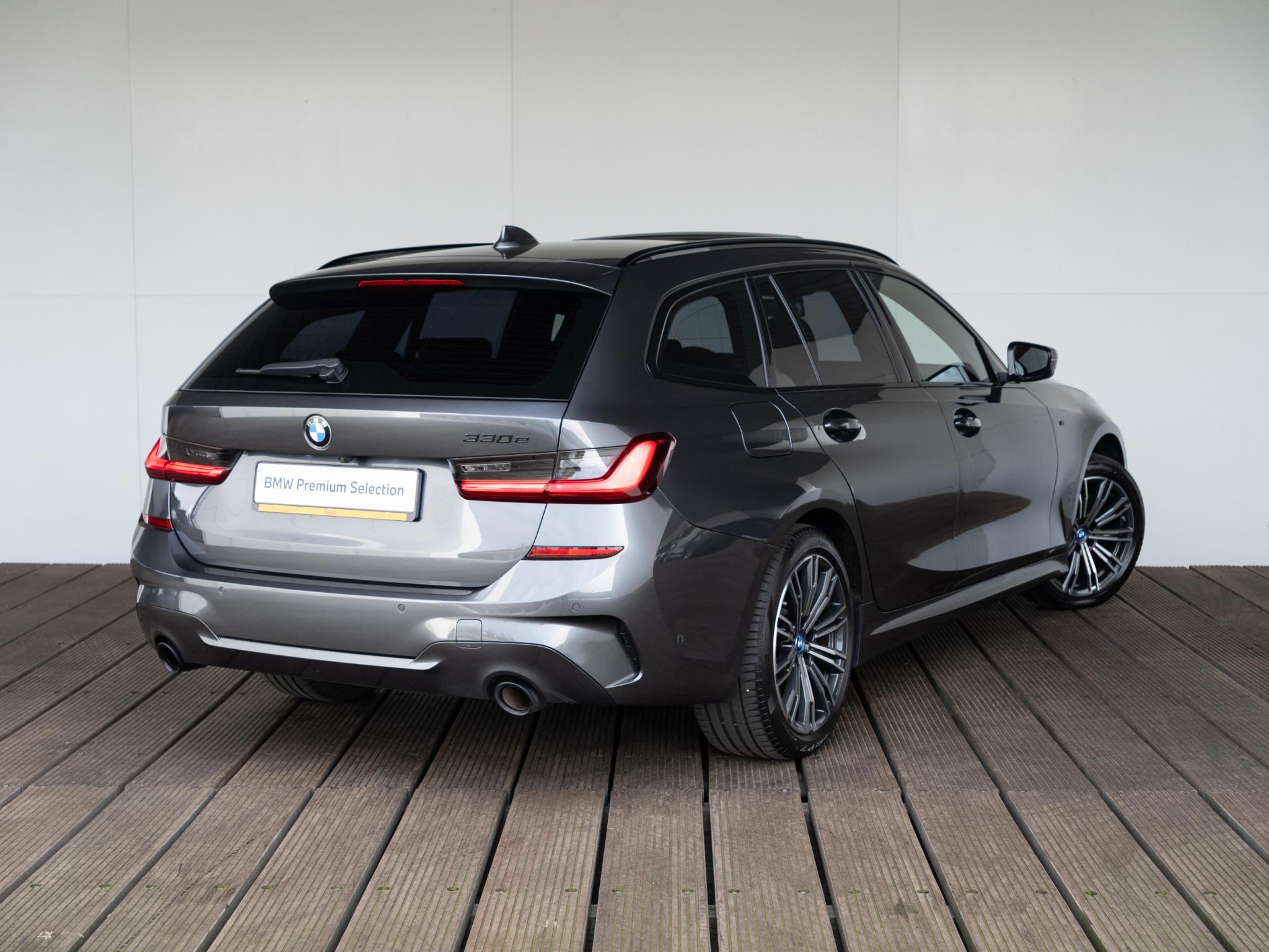BMW 3 Serie Touring 330e - Afbeelding 2
