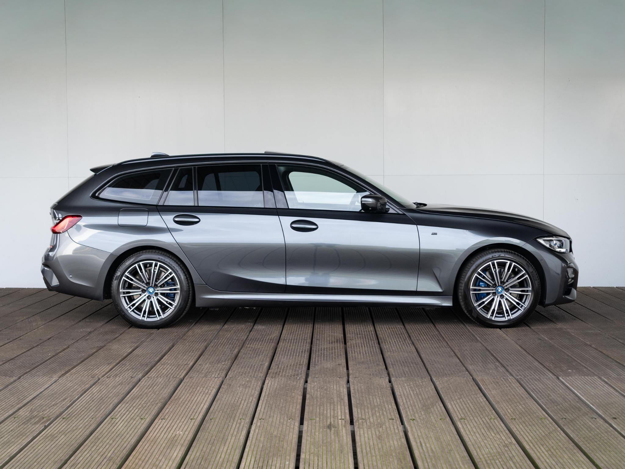BMW 3 Serie Touring 330e - Afbeelding 4