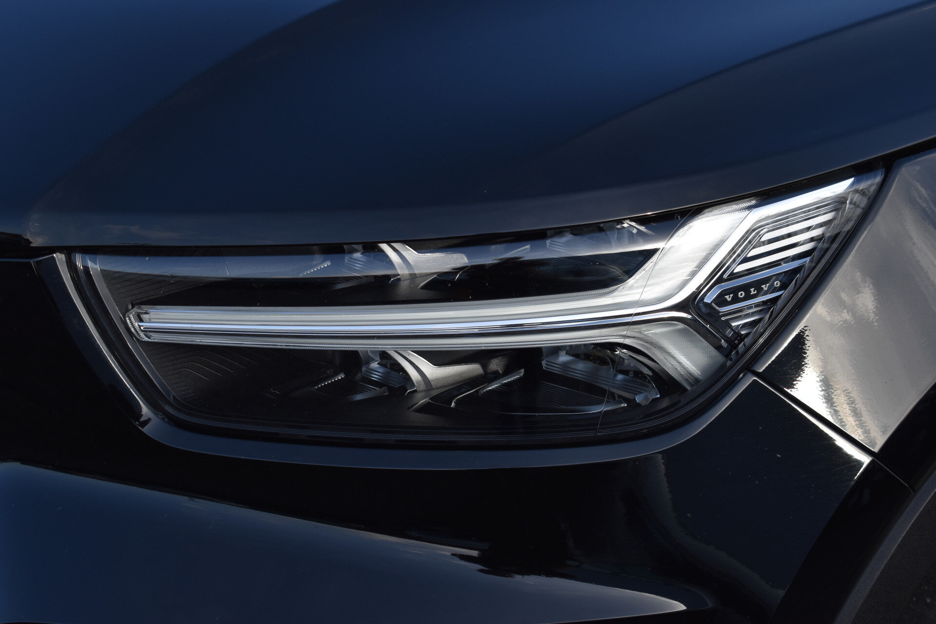 Volvo XC40 Recharge AWD 408PK R-Design - Afbeelding 3
