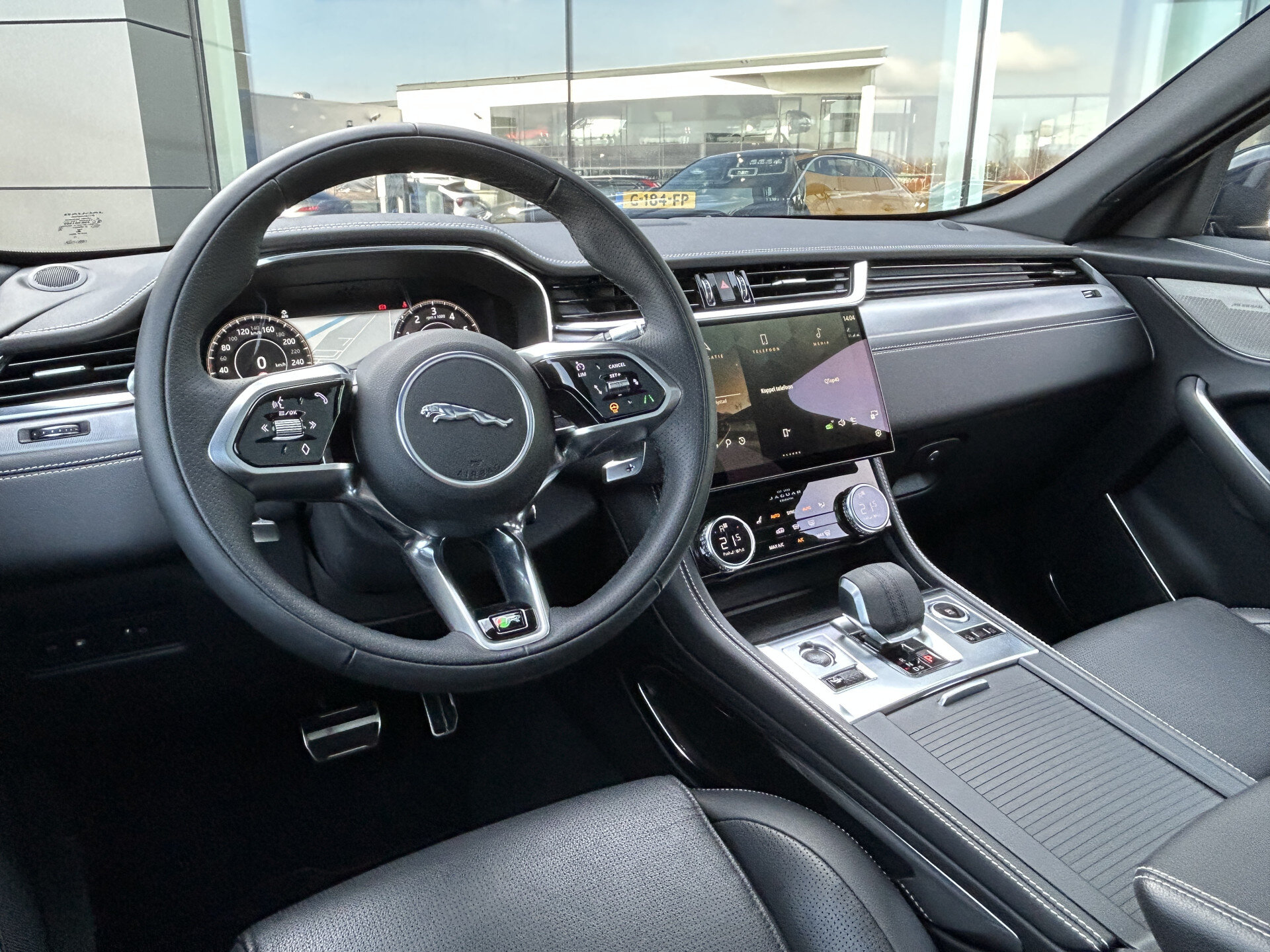 Jaguar F-PACE P400e 404pk AWD R-Dynamic SE - Afbeelding 2