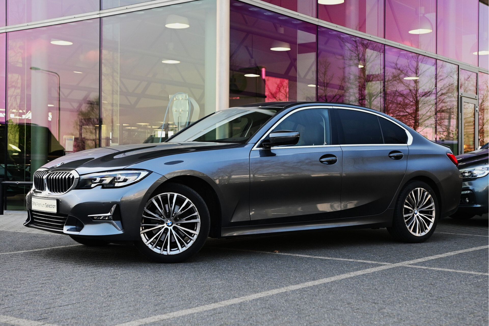 BMW 3 Serie 320i Luxury Line Automaat