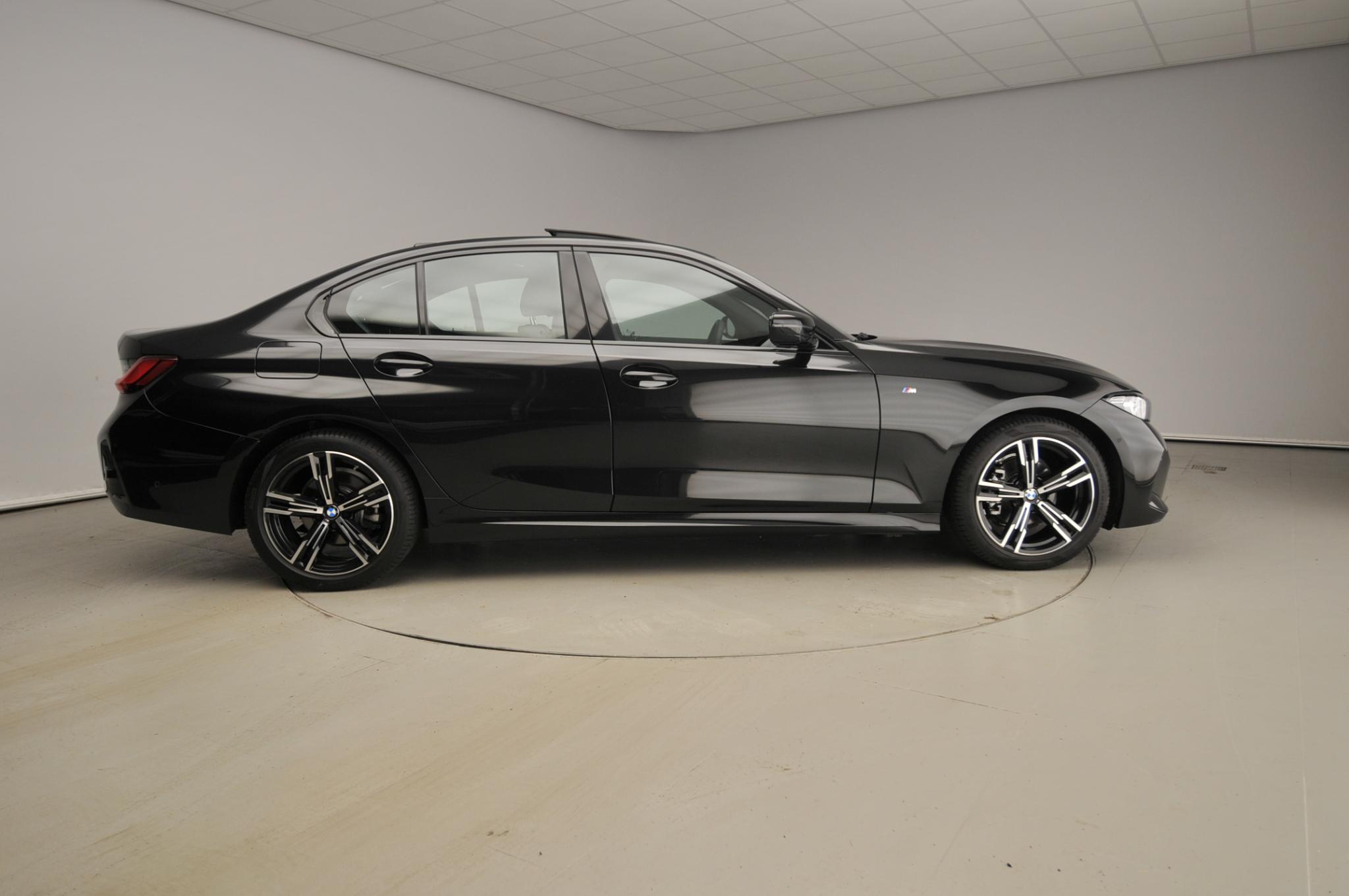 BMW 3 Serie Sedan 318i - Afbeelding 4