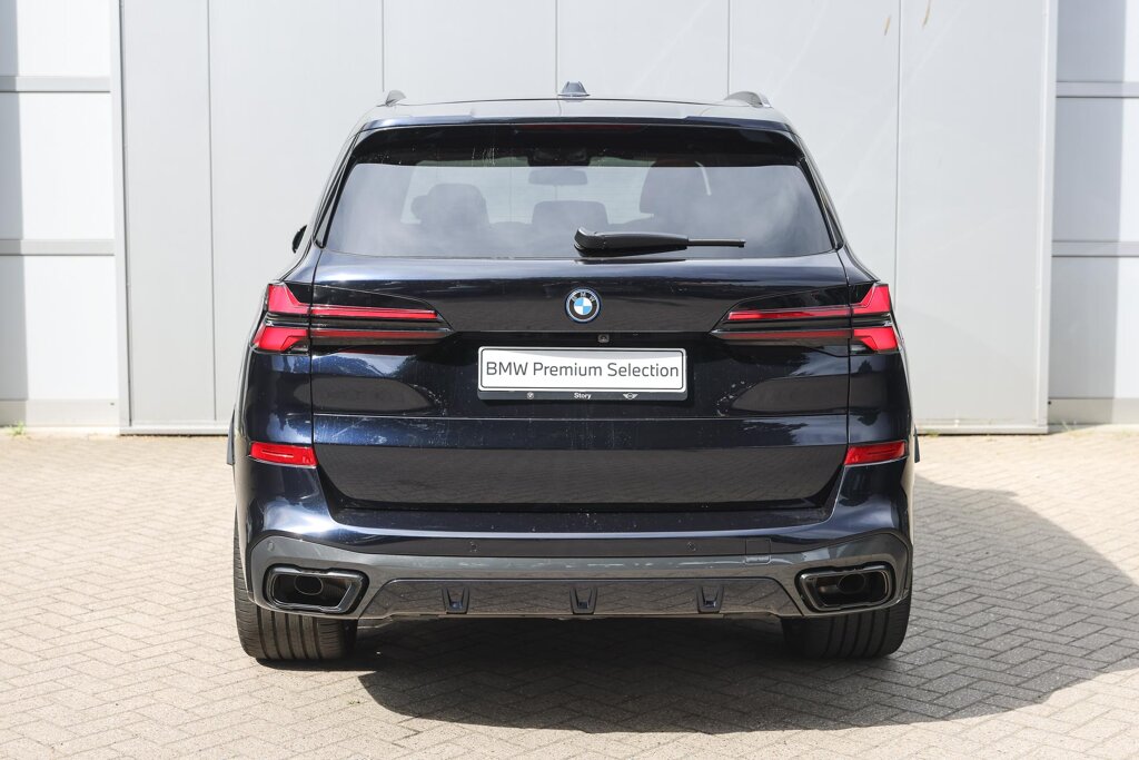 BMW X5 8