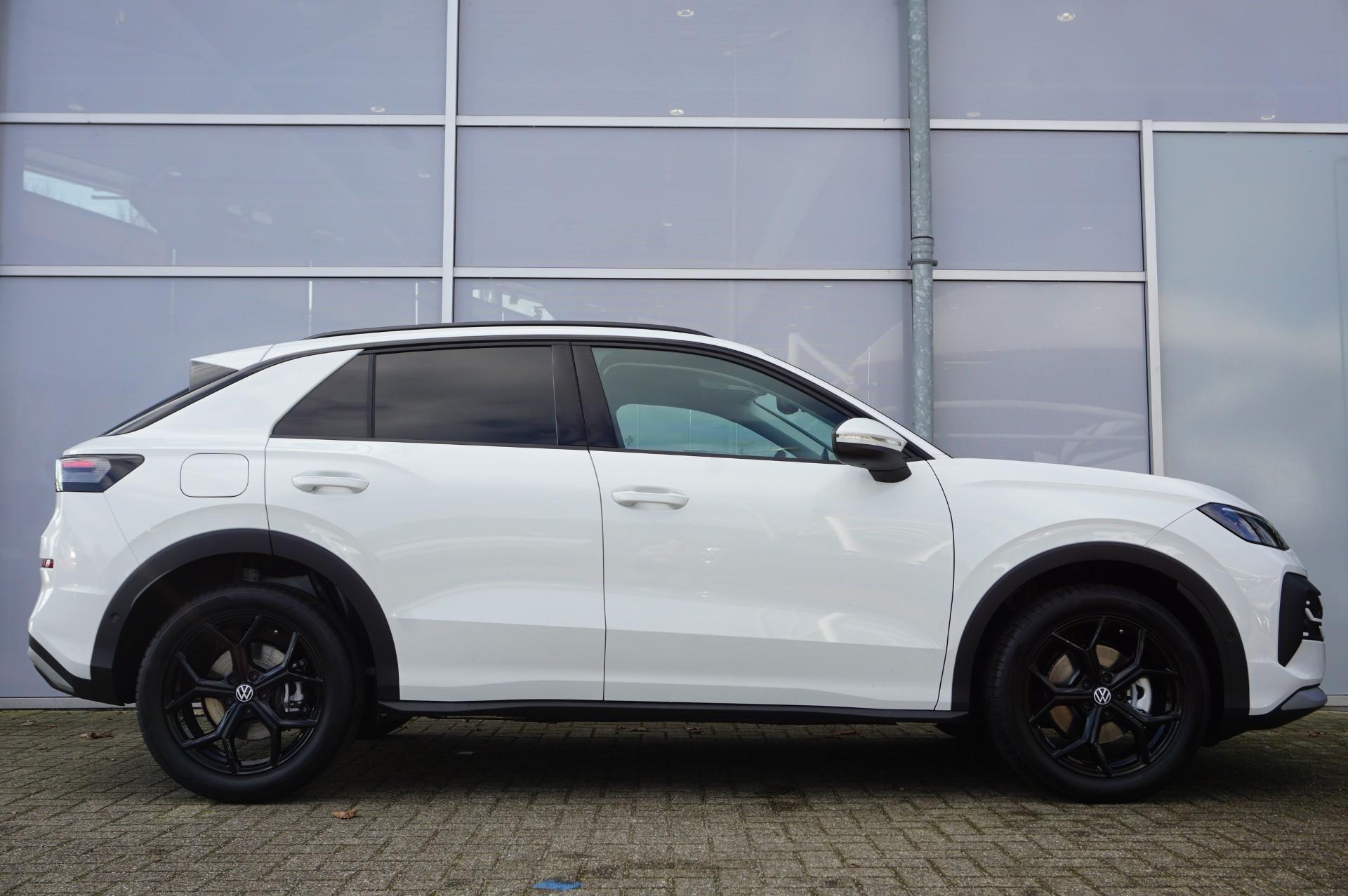 Volkswagen T-Roc 1.5 eTsi 150pk DSG Life First Edition - Afbeelding 3