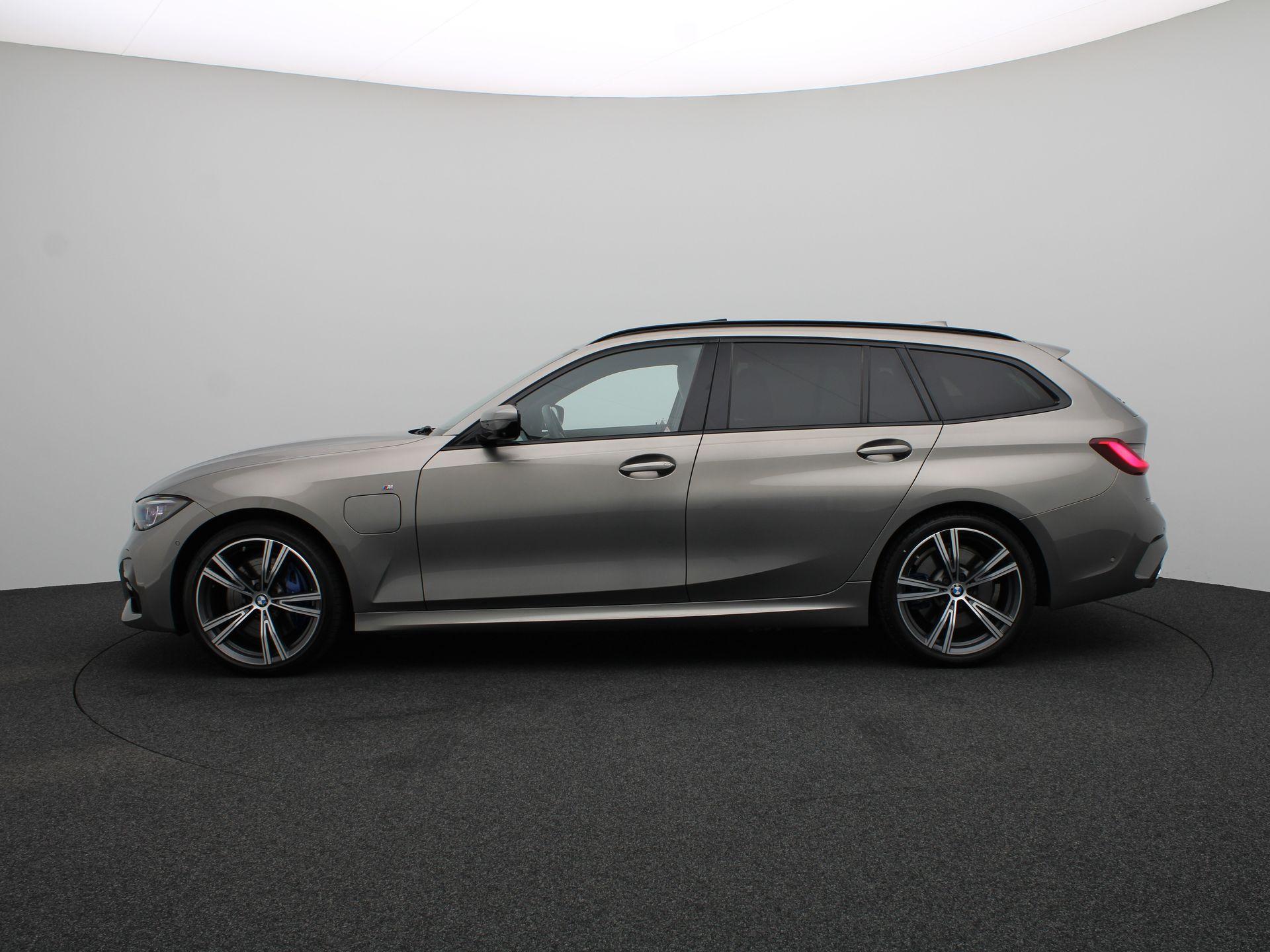 BMW 3 Serie Touring 330e - Afbeelding 4