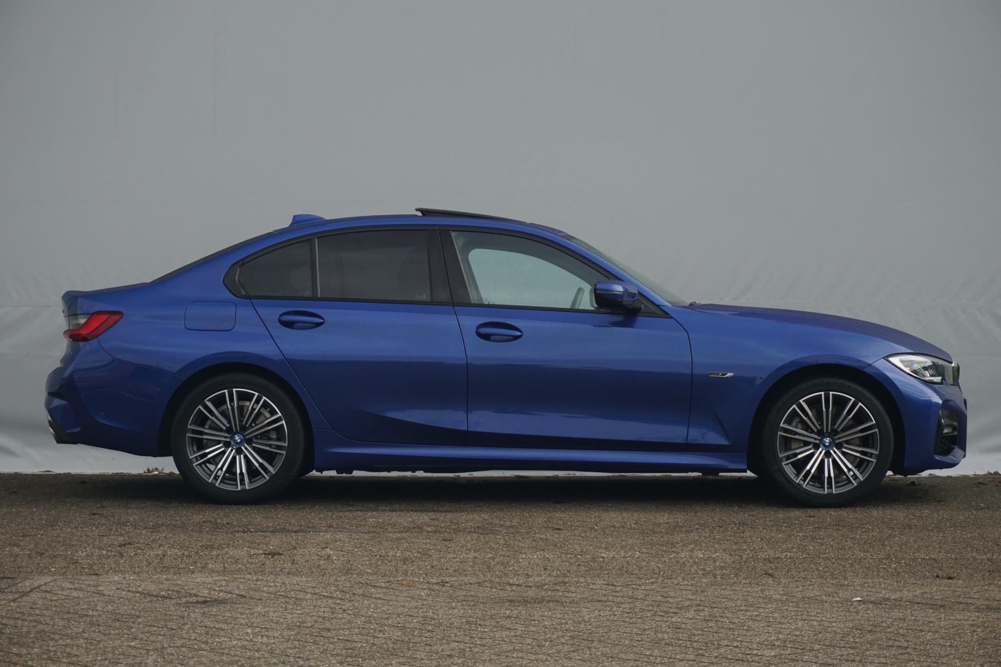 BMW 3 Serie Sedan 330e - Afbeelding 4