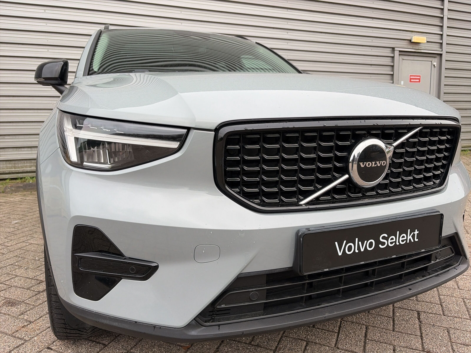 Volvo XC40 2.0 B4 Plus Dark - Afbeelding 4