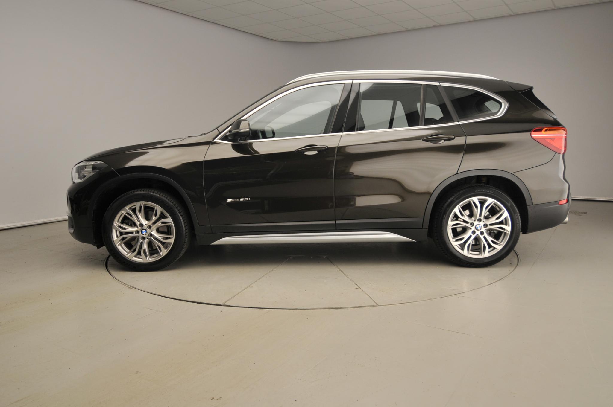 BMW X1 sDrive20i Executive - Afbeelding 2
