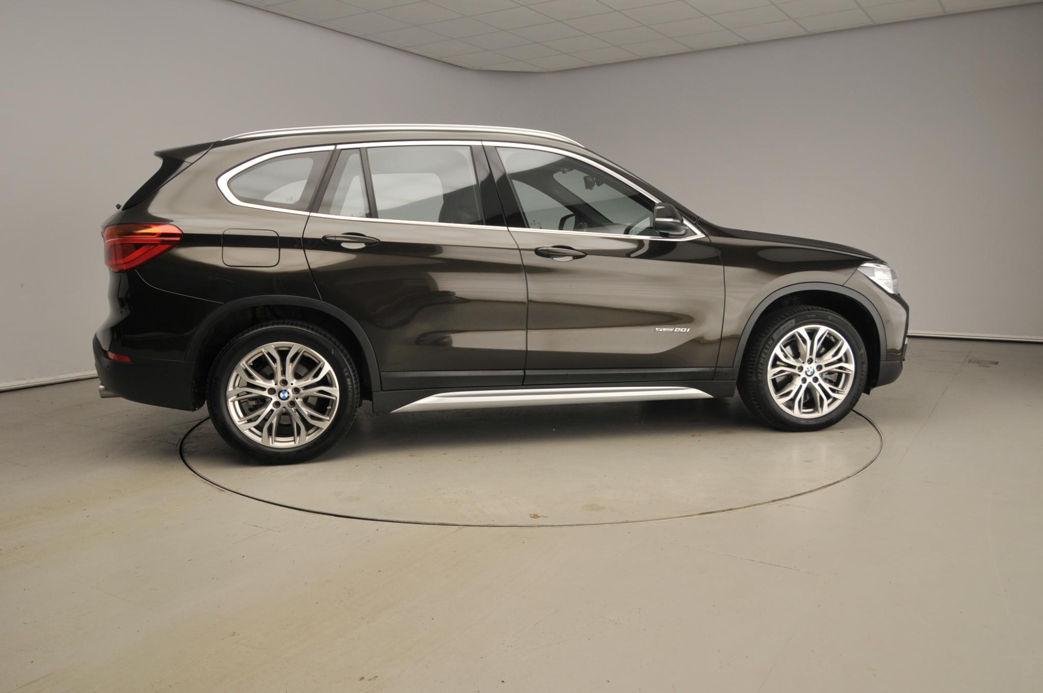 BMW X1 sDrive20i Executive - Afbeelding 4