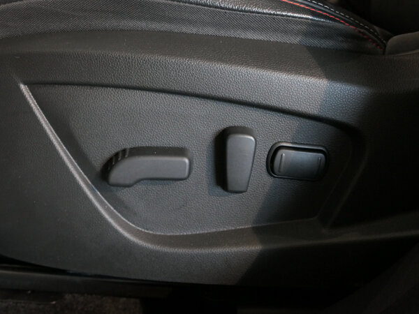 Elektrisch verstelbare stoel(en) met geheugen Elektrisch verstelbare stoel(en) met geheugen