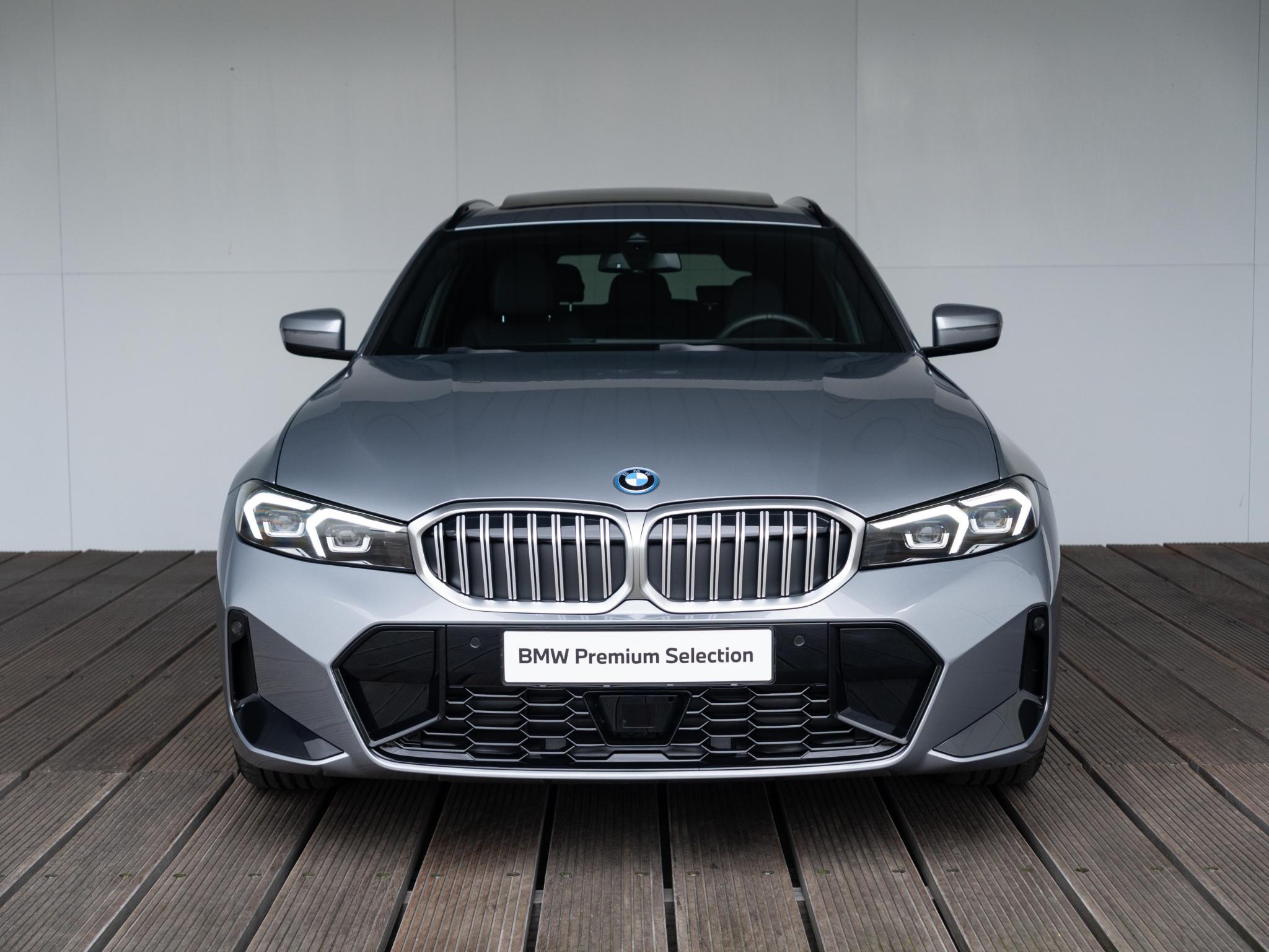 BMW 3 Serie Touring 330e - Afbeelding 3