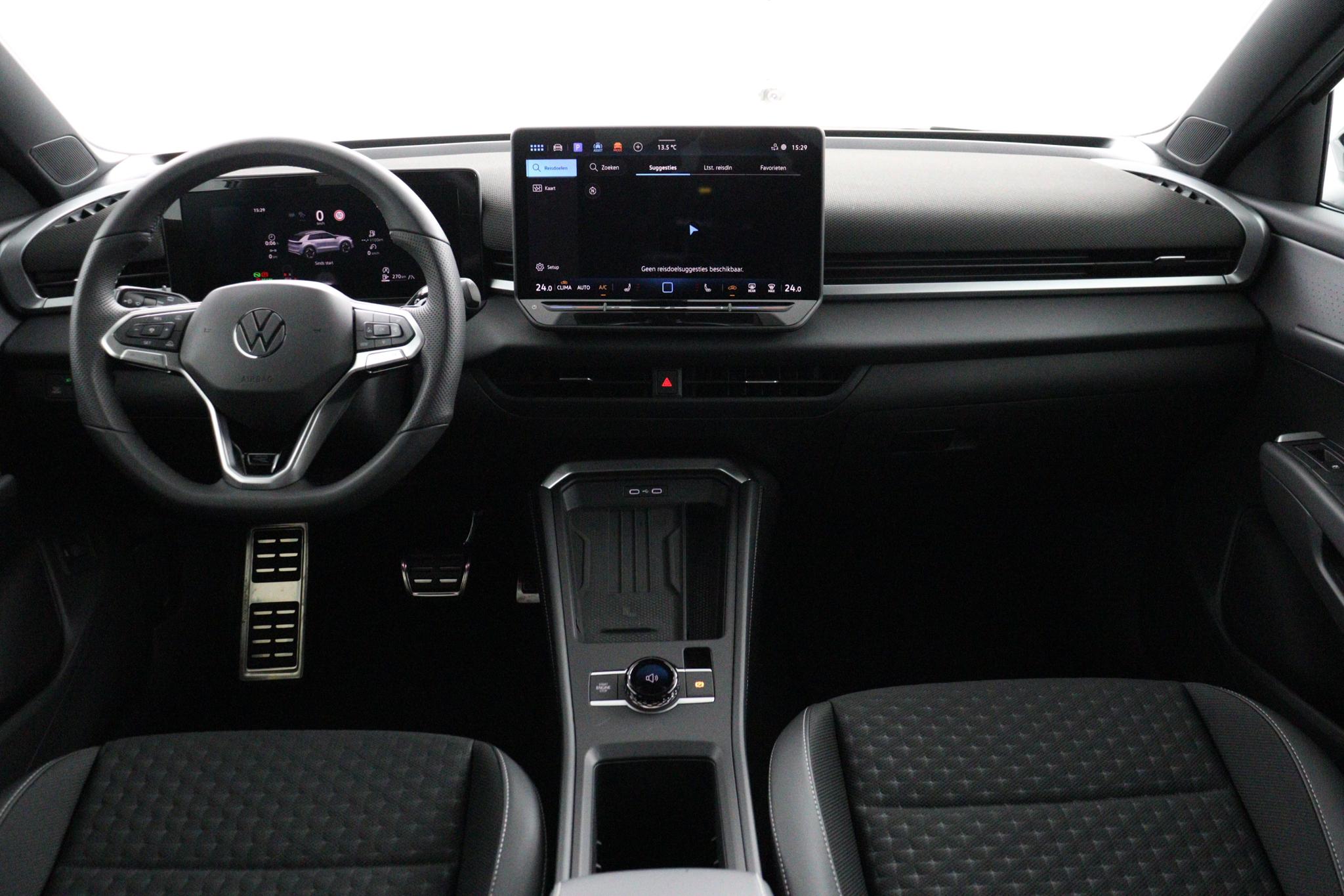 Volkswagen T-Roc R-Line First Edition 1.5 eTSI 110 kW / 150 PK SUV  - Afbeelding 4