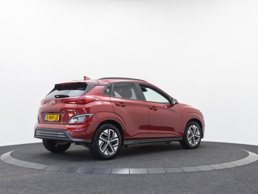 Hyundai Kona EV Fashion 64 kWh | Warmtepomp | 3-Fase | Head-up display - Afbeelding 2