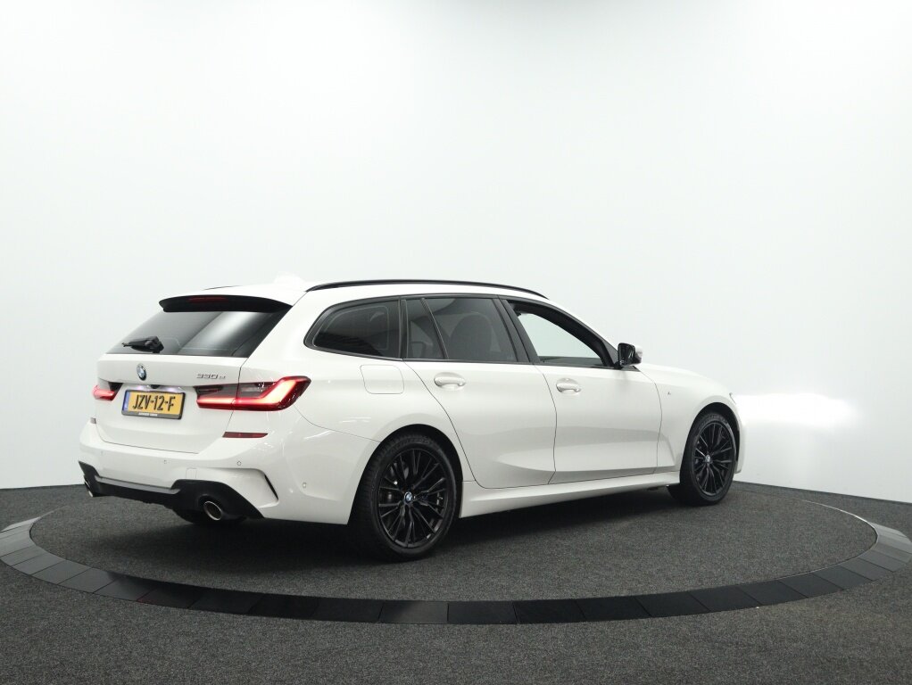 BMW 3 Serie Touring 330e M Sport High Executive 292PK | Trekhaak | Navi | de - Afbeelding 2