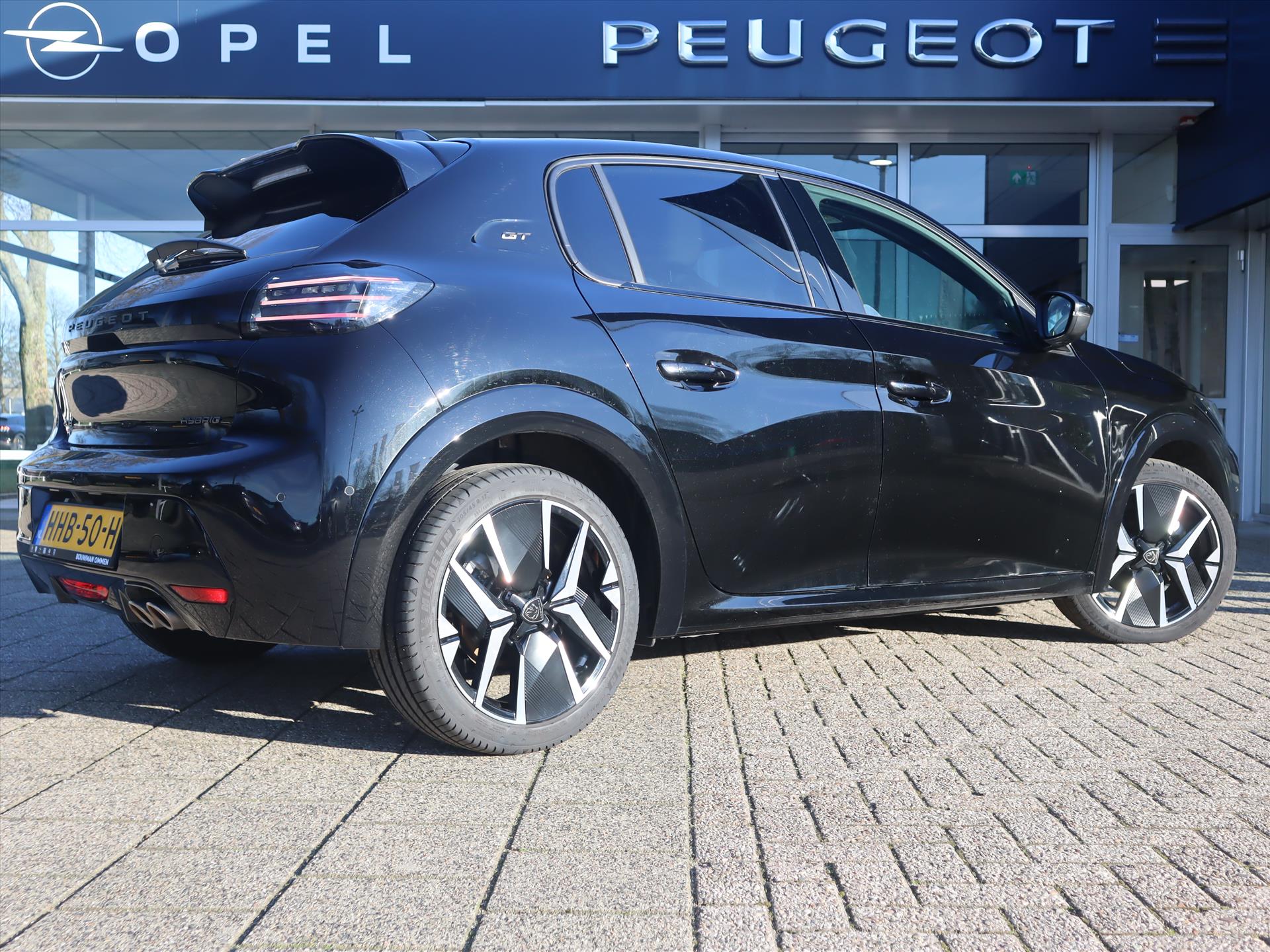 Peugeot 208 GT HYBRID 145pk e-DCS6 automaat, Rijklaarprijs, Camera voor en achter Adaptieve cruise control Keyless entry & start - Afbeelding 4