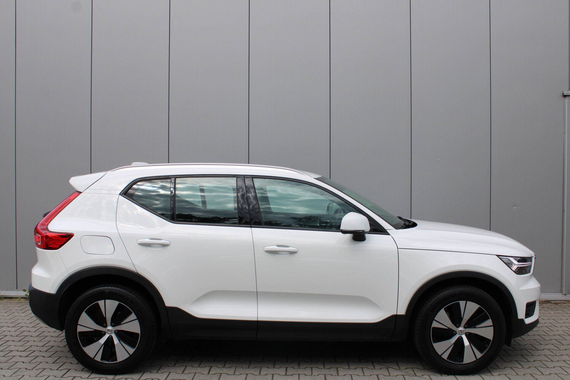 Volvo XC40 T5 Twin Engine Momentum Pro - Afbeelding 3