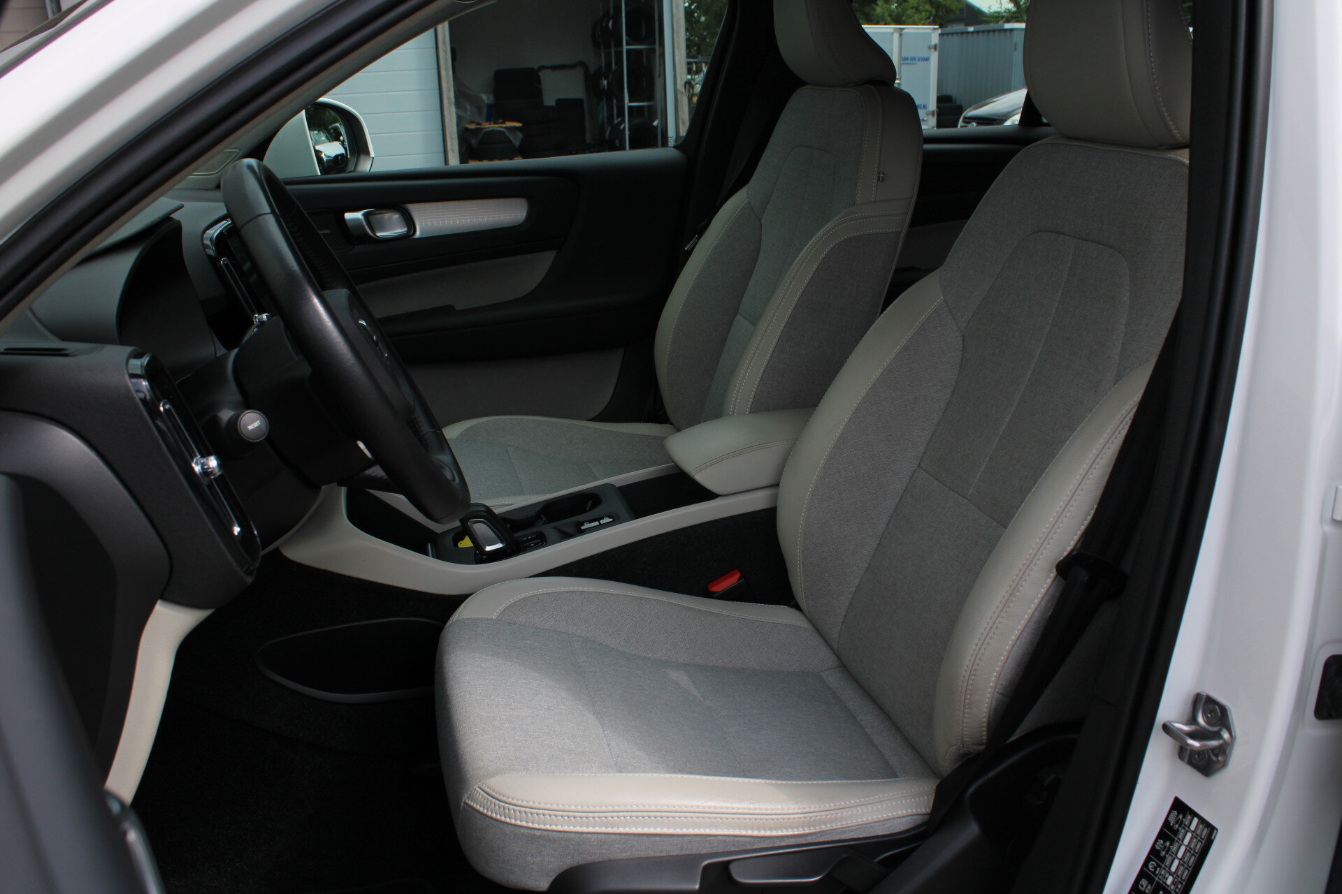 Volvo XC40 T5 Twin Engine Momentum Pro - Afbeelding 4