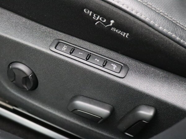 Elektrisch verstelbare bestuurdersstoel met geheugenfunctie