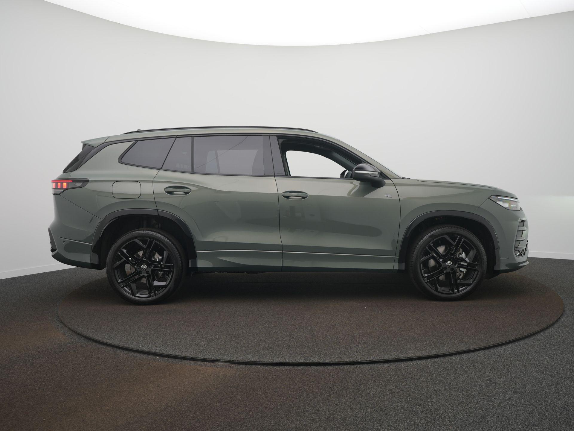 Volkswagen Tayron R-Line Edition 1.5 eHybrid 150 kW / 204 PK SUV 6 v - Afbeelding 4