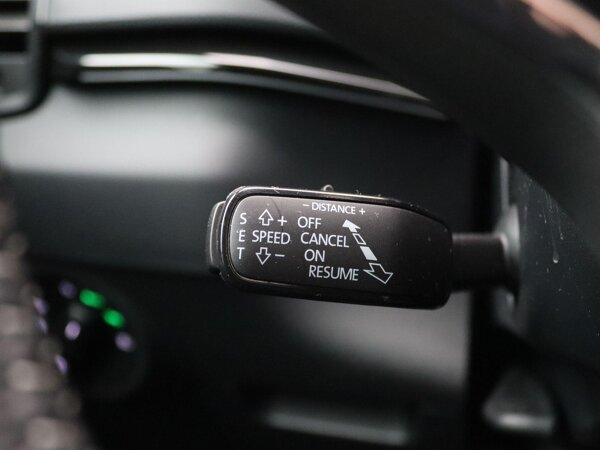 Adaptive Cruise Control (t/m 210km per uur)