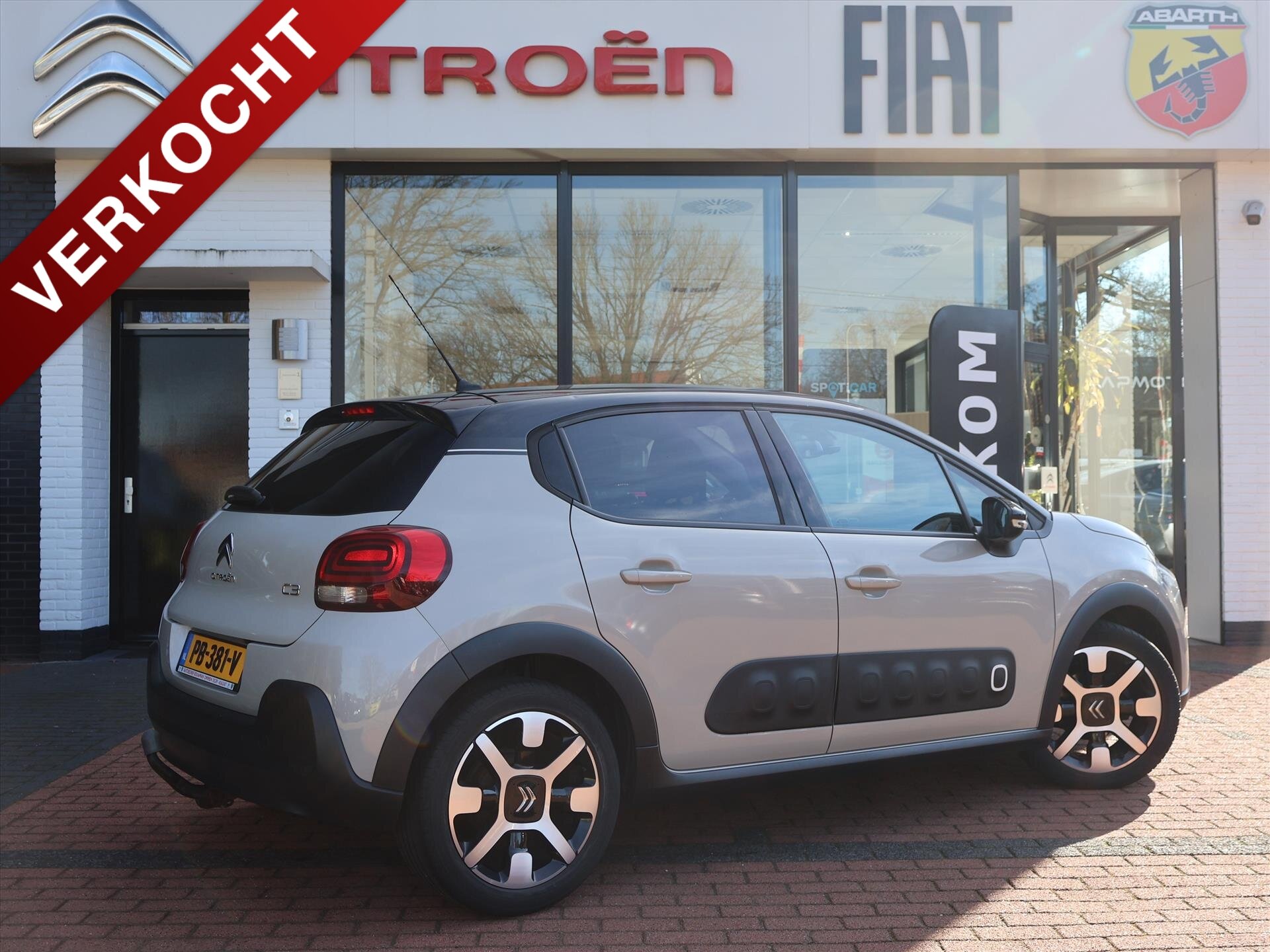 Citroën C3 PureTech 82PK Shine, Rijklaarprijs | Navigatie | Camera | Trekhaak | Parkeersensoren