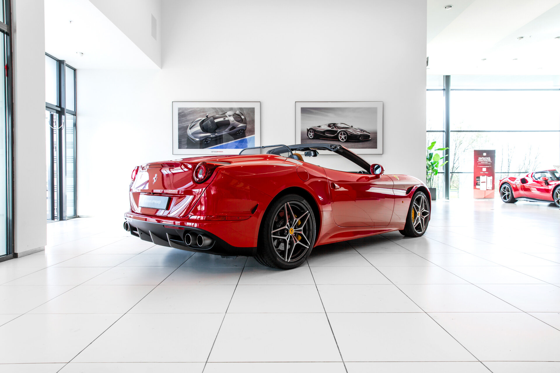 Ferrari California T ~Ferrari Munsterhuis - Afbeelding 3