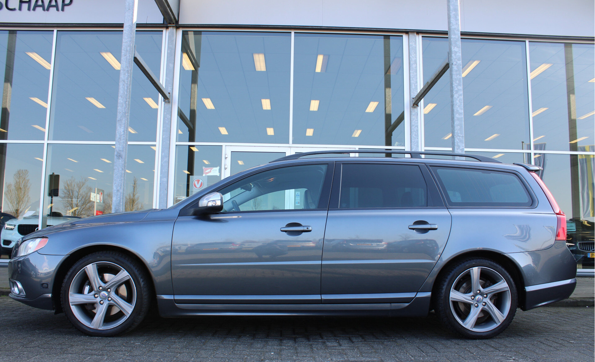 Volvo V70 2.5T Momentum - Afbeelding 2