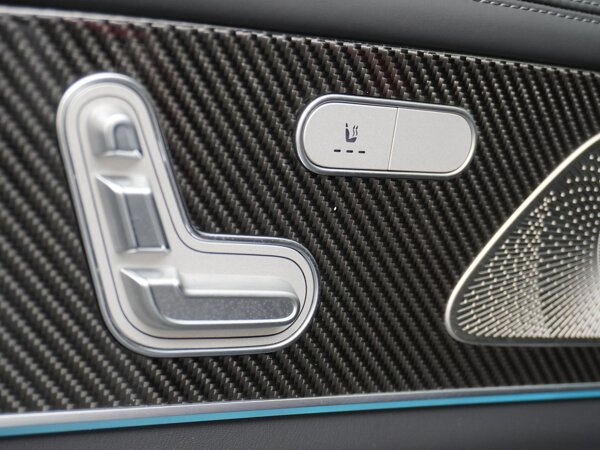 Achterzitplaatsen elektrisch verstelbaar