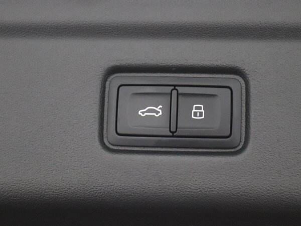 Achterklep elektrisch openend en sluitend