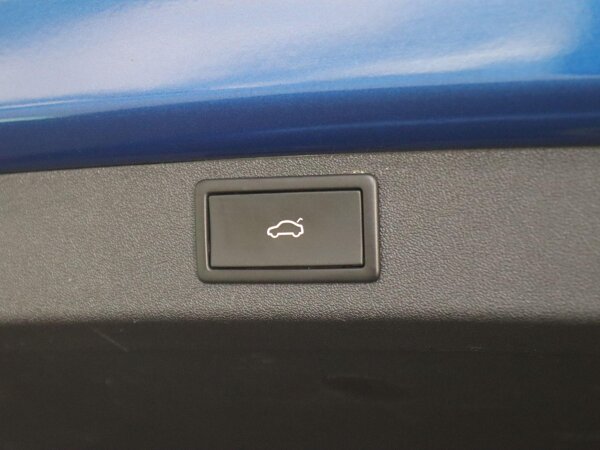 elektrisch bedienbare achterklep met sensorsturing