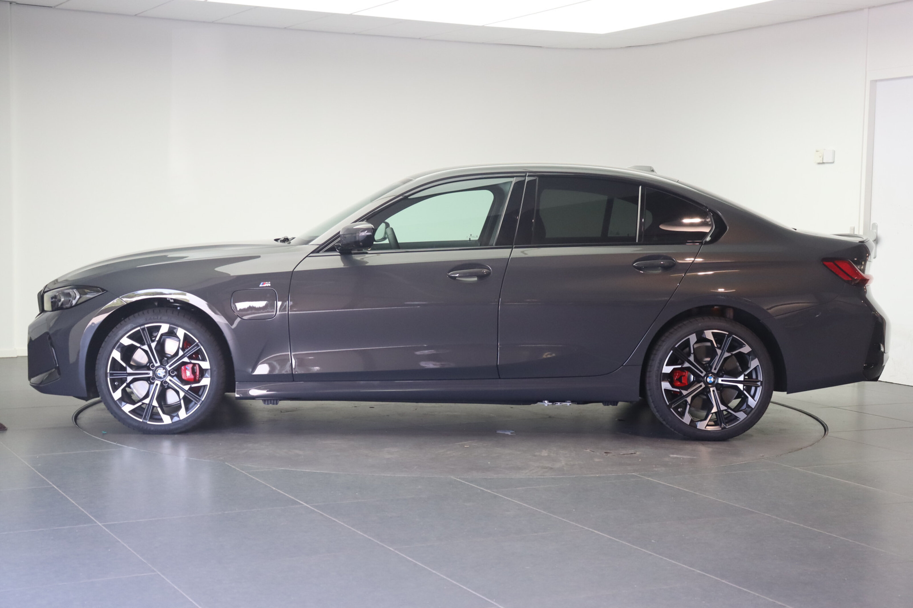 BMW 3 Serie 330e High Executive M Sport Automaat