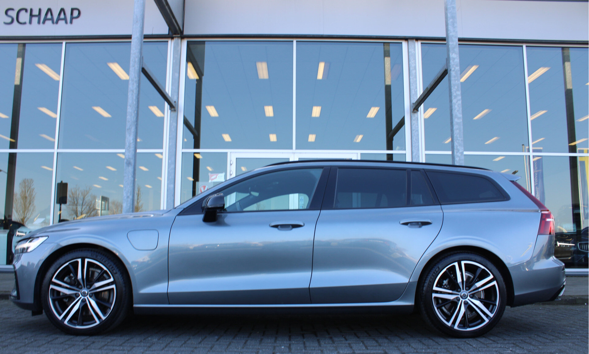 Volvo V60 T6 Automaat Recharge AWD R-Design - Afbeelding 2