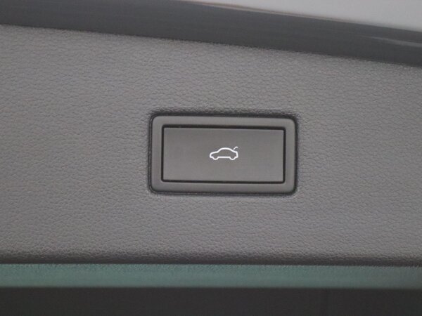 elektrisch bedienbare achterklep met sensorsturing