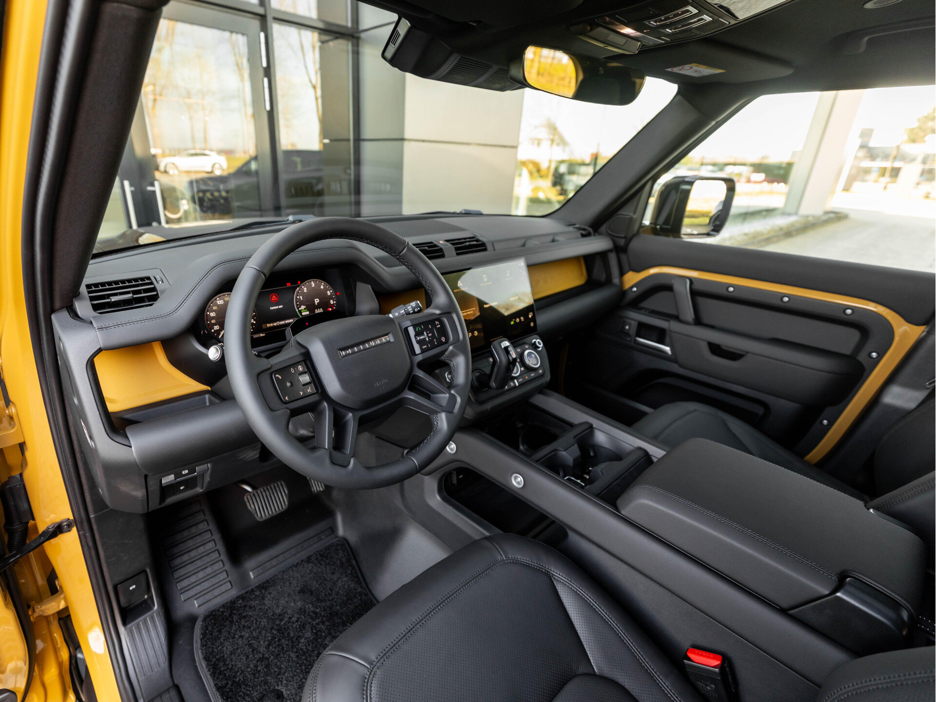 Land Rover Defender 110 P300e 110 Trophy Edition Deep Sandglow Yellow - Afbeelding 3