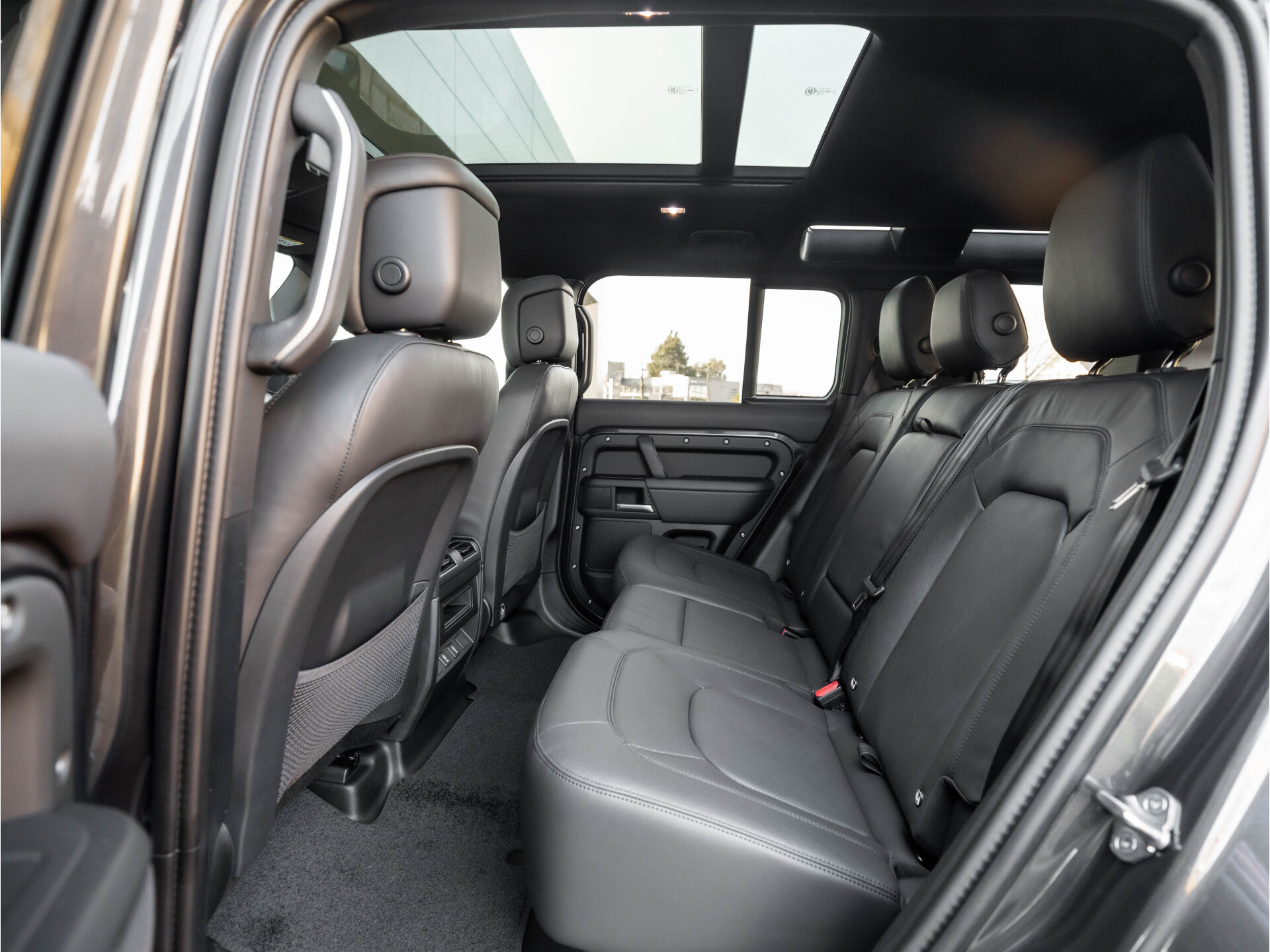 Land Rover Defender 110 P300e 110 X-Dynamic HSE - Afbeelding 5