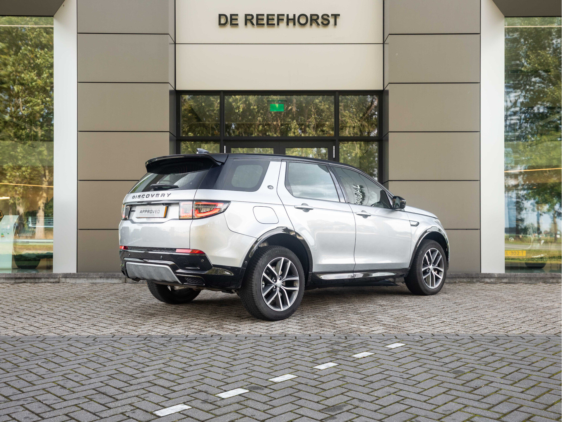 Land Rover Discovery Sport P300e 309pk AWD Dynamic PHEV SE - Afbeelding 3
