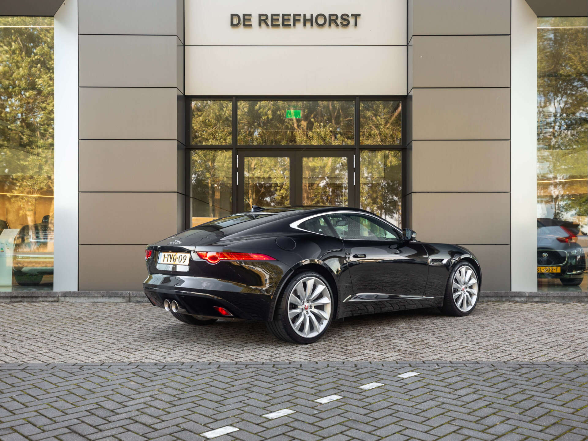Jaguar F-Type 3.0 V6 380pk S/C S Coupé - Afbeelding 2