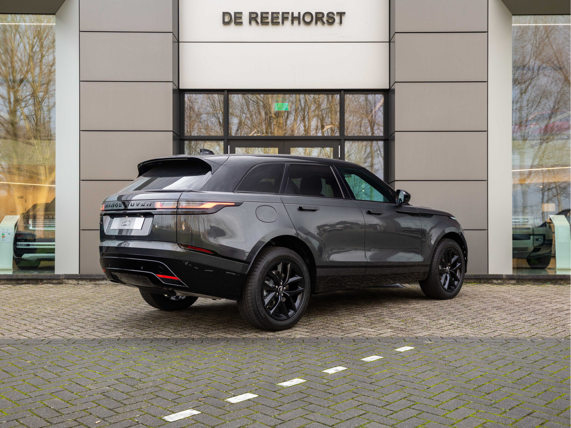 Land Rover Range Rover Velar P400e 404pk AWD Dynamic Edition PHEV - Afbeelding 2