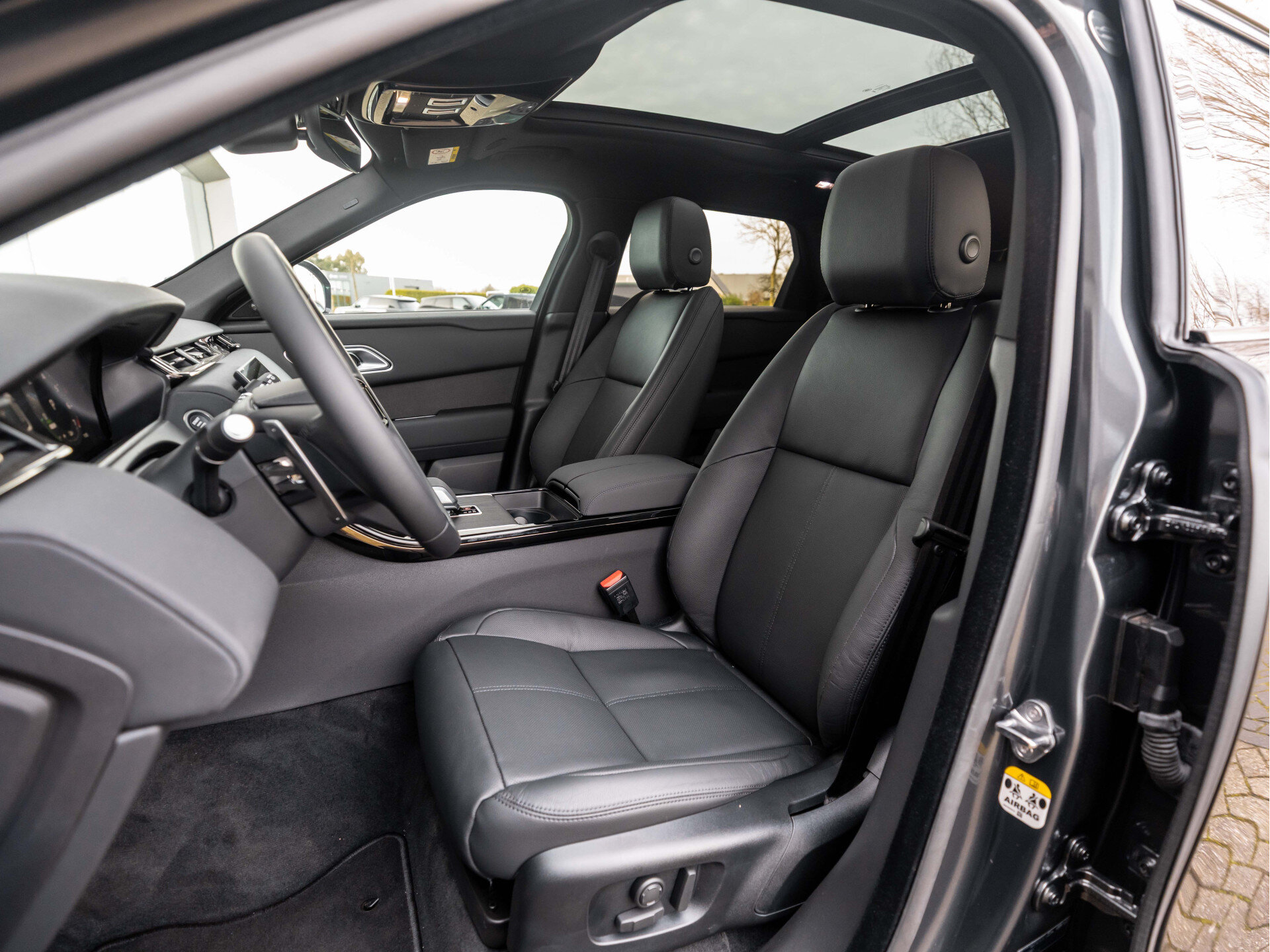 Land Rover Range Rover Velar P400e 404pk AWD Dynamic Edition PHEV - Afbeelding 4