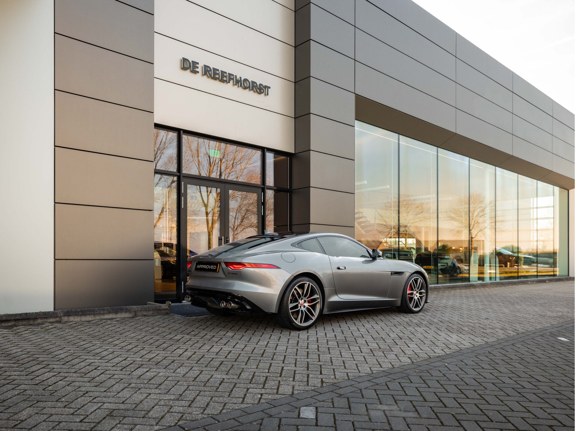 Jaguar F-Type P450 RWD R-Dynamic - Afbeelding 2