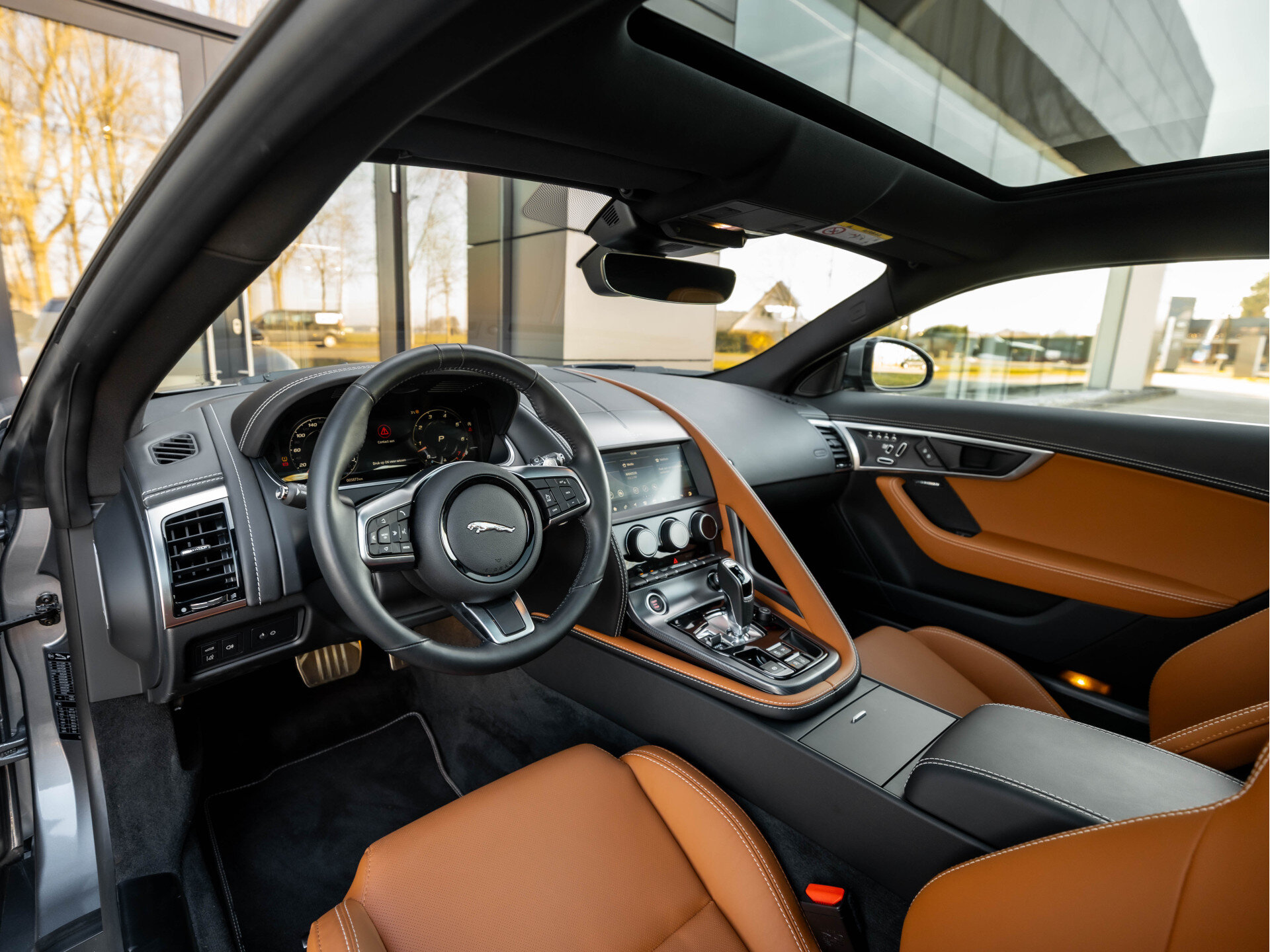 Jaguar F-Type P450 RWD R-Dynamic - Afbeelding 3