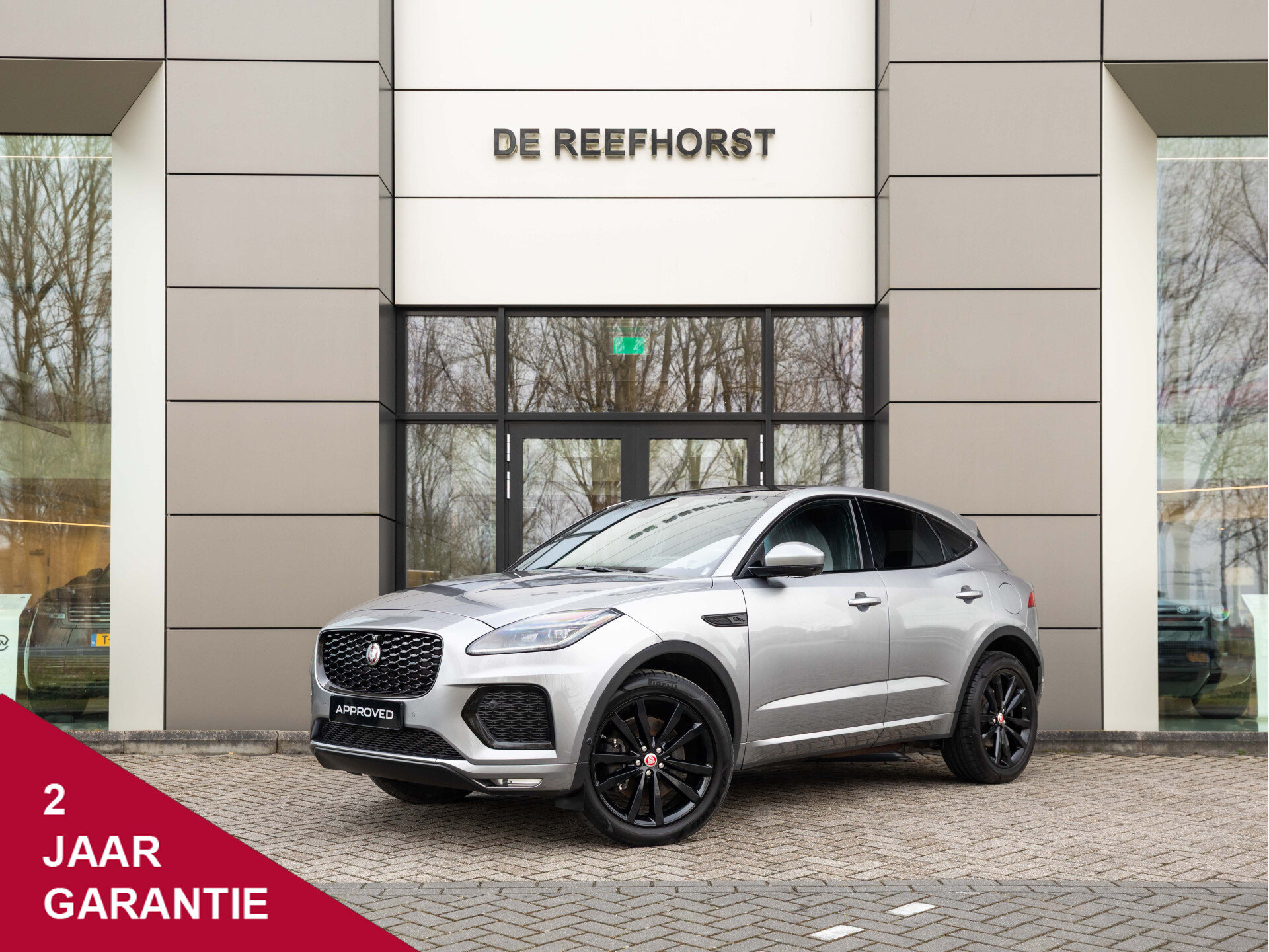 Jaguar E-PACE P300e AWD R-Dynamic SE
