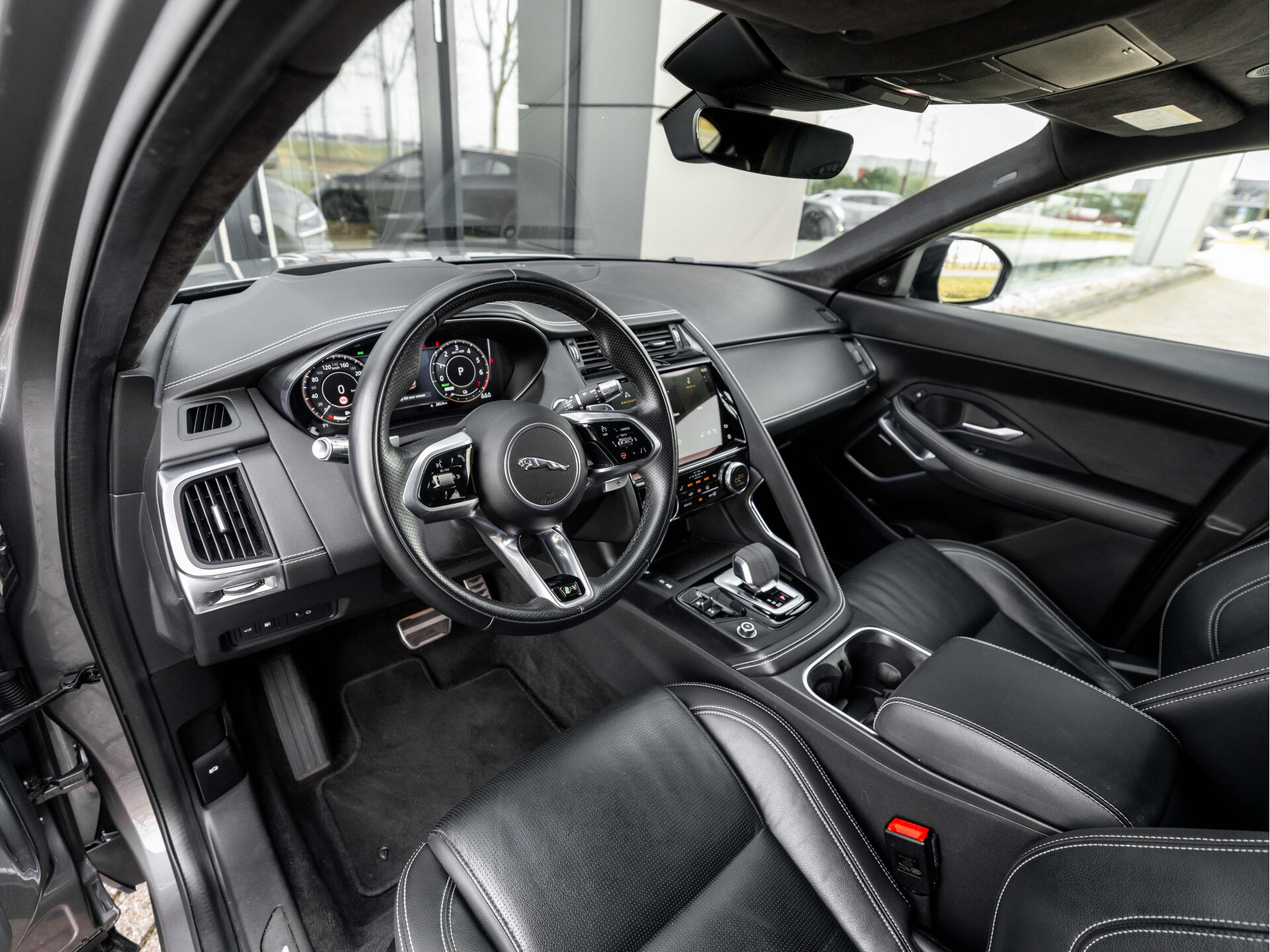 Jaguar E-PACE P300e AWD R-Dynamic SE - Afbeelding 3