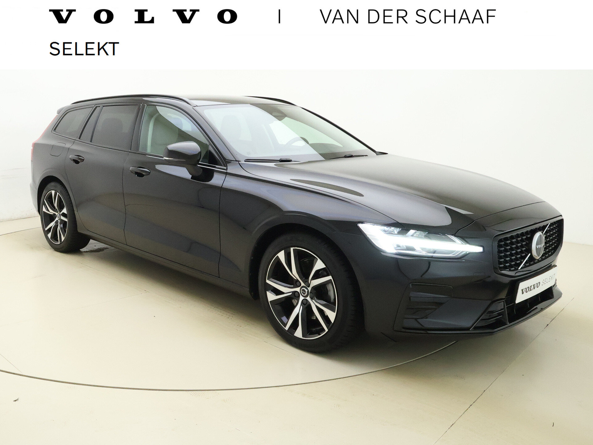 Volvo V60 B4 Automaat Plus Dark