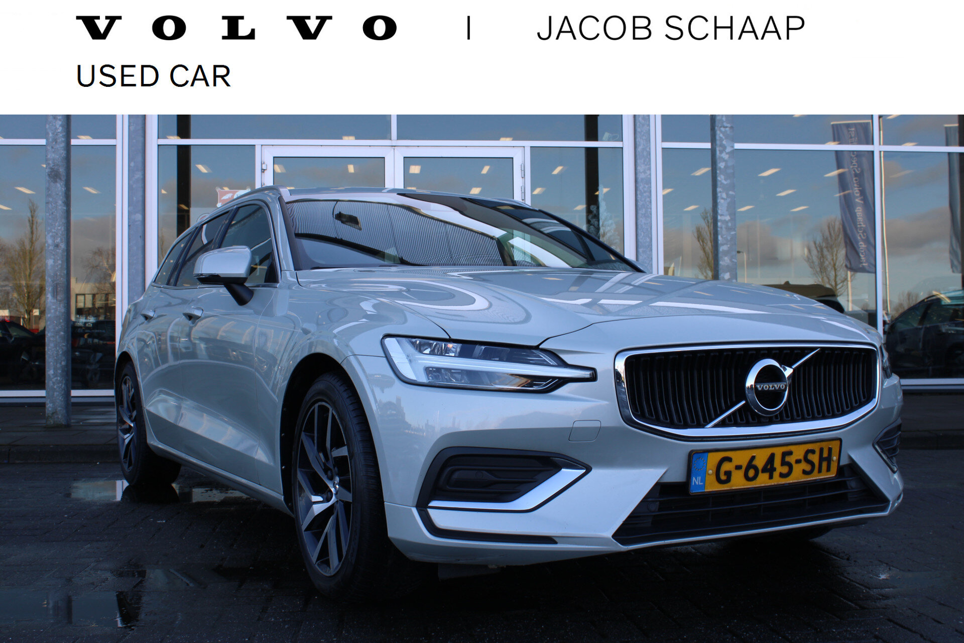 Volvo V60 T4 Automaat Momentum Pro