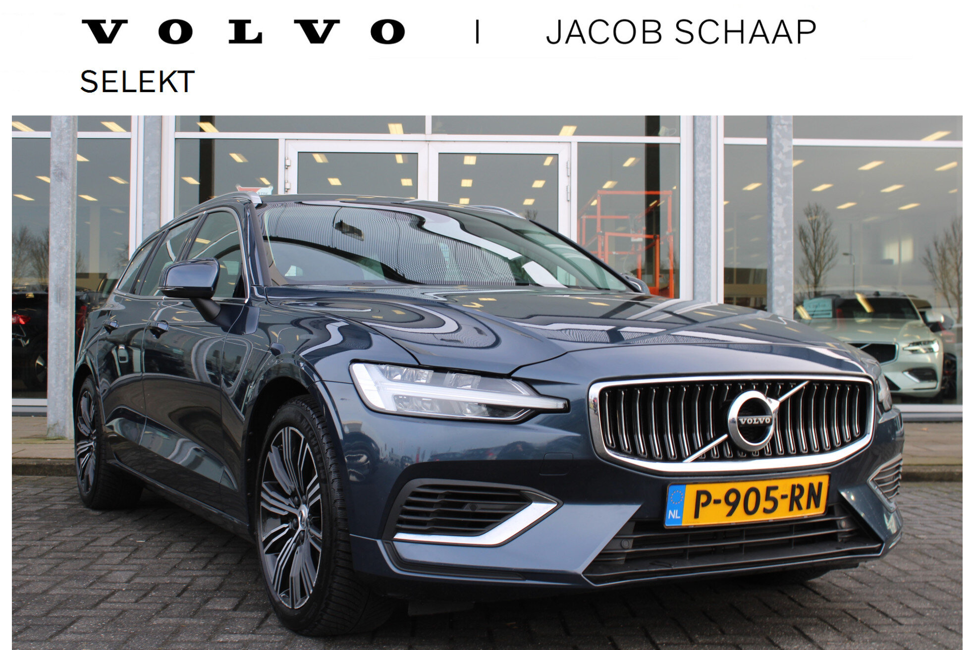 Volvo V60 T6 Plug-in hybrid AWD Essential Bright