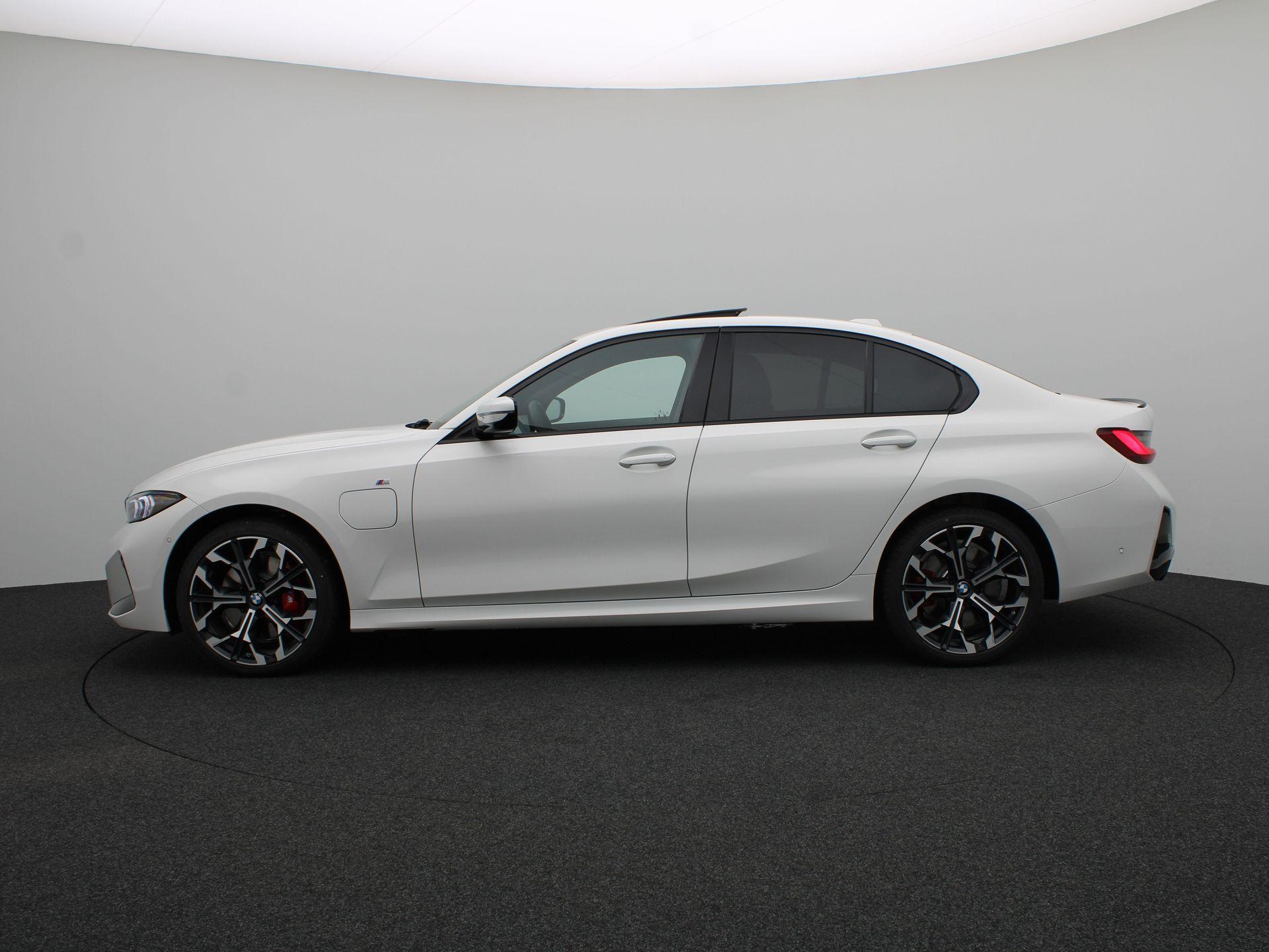 BMW 3 Serie Sedan 330e - Afbeelding 4