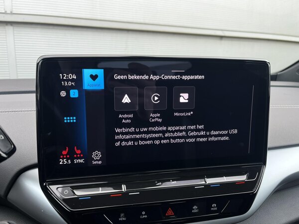 Apple Carplay/Android Auto Apple Carplay/Android Auto